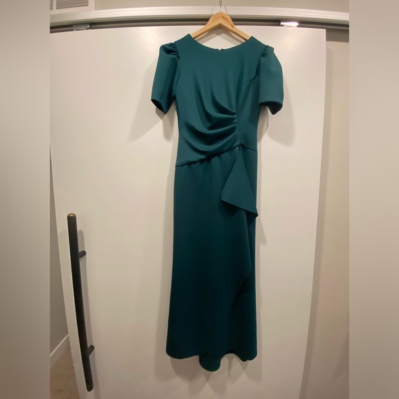 Hunter Green Gown - Picture 2 of 4